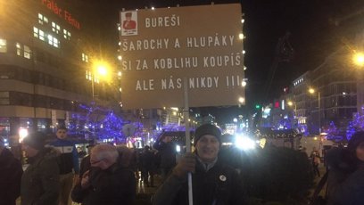 FOTO: Lidé si přejí demisi premiéra.