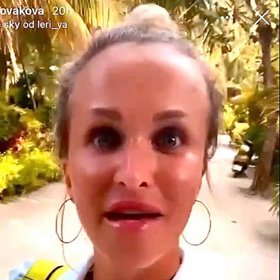 Některé ženy její prsa zhodnotily tak, že takové měly ještě po odkojení dvou dětí.