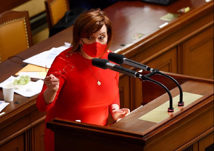 FOTO: Schillerová má manžela v Brně, vidí se s ním jen o víkendech. – stránka 325