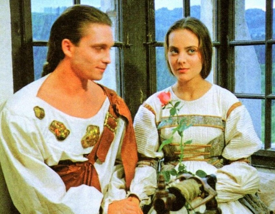 FOTO Michal Dlouhý a Mária Podhradská v pohádce Sedmero krkavců z roku