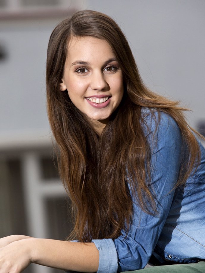 FOTO: Bětku si zahrála Míša Tomešová. – stránka 1120