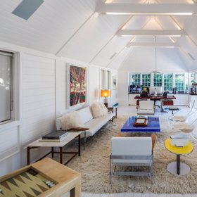 To ale není vše. Součástí tohoto ráje je i tenisový kurt, posilovna, terasa a dokonce i penzion pro hosty.