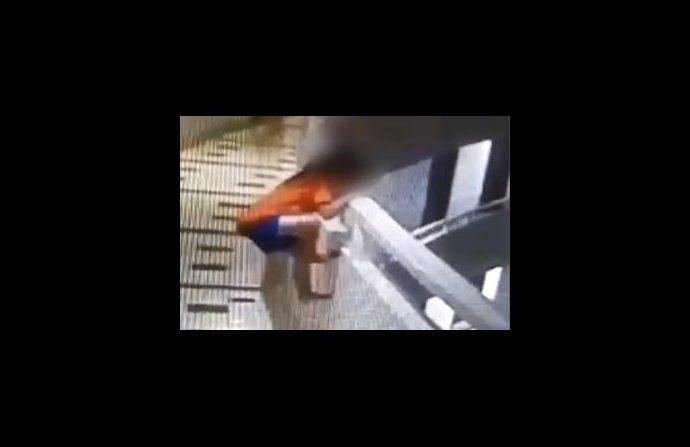 Foto k tématu náměsíčnost