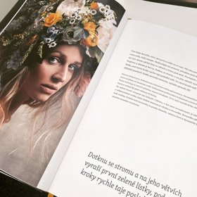 Kniha Jsem žena, jsem bohyně.