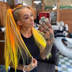 Prozradila nám také, jak se chystá pokračovat v oblasti tetování.