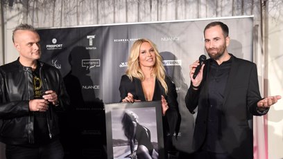 FOTO: Simona Krainová křtila svůj kalendář Fuck The Age.