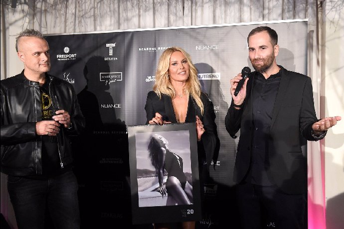 FOTO: Simona Krainová křtila svůj kalendář Fuck The Age. – stránka 1011