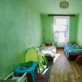 V tomto bytě už ale nemohou bydlet.