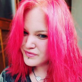 Leona se obarvila ze stejného důvodu, z jakého to dělá řada dalších žen.