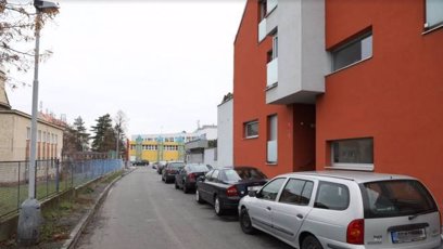 FOTO: Cesta kolem bytu Jiřího Dvořáka.