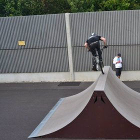 V nich uvízla dvanáctiletá holčička, které už nebylo pomoci.