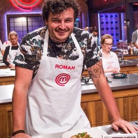 Sympatický kuchař vyzývá k opatrnosti a ohleduplnosti.