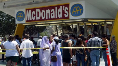 FOTO: Slavný fastfood slaví 80 let.