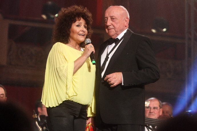 FOTO: Jitka Zelenková a Felix Slováček během vystoupení. – stránka 1539