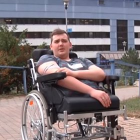 Dan přišel o polovinu těla kvůli mladické nerozvážnosti.