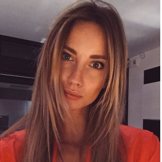 Ester Berdych Sátorová: Kariéra, osobní život