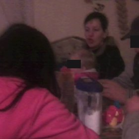 Jana Paurová na snímku se svou dcerou, matkou a tátou.