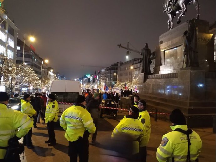 FOTO: Policie je ale ve střehu. – stránka 1624