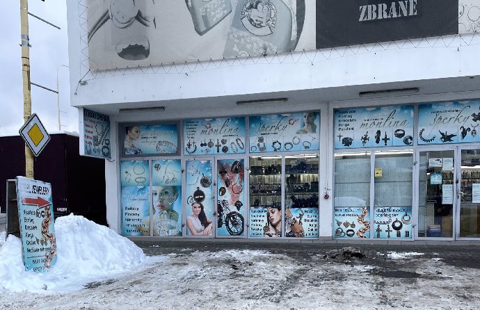 FOTO: Tržnice Sapa, odkud zmizel podnikatel neznámo kam. – stránka 14