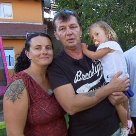 Luciina rodina žije v poklidu.