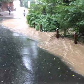 Voda napáchala ohromné škody.