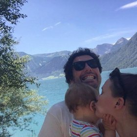 Kristýna s přítelem Vojtěchem Štěpánkem a svým prvním potomkem na dovolené.