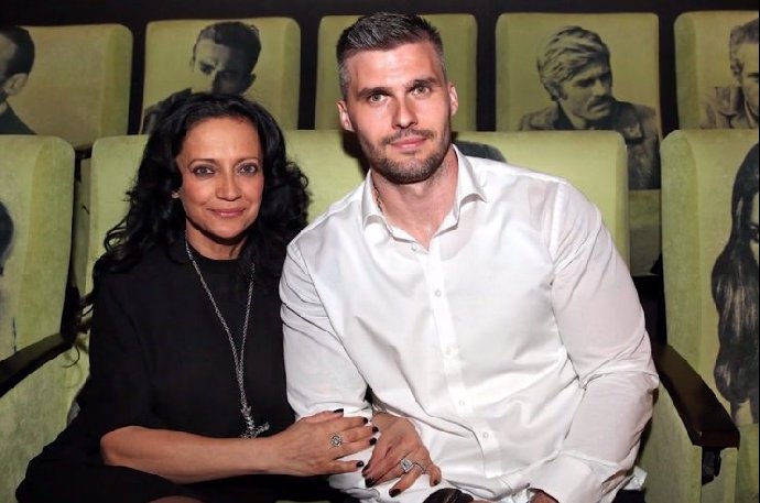 FOTO: Lucie s Radkem jsou opět spolu. – stránka 650