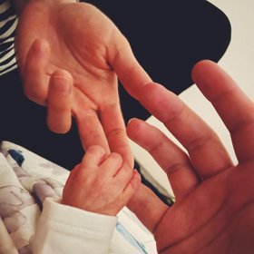 Pokáčovi a Elišce se narodil syn, vybrali mu jméno Teodor.