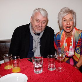 Vypadá víc než spokojeně.