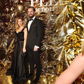 Je to krásná žena.