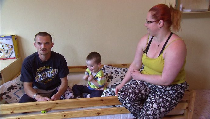 FOTO: Přitom má muže a dítě. – stránka 2242