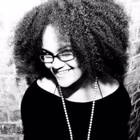 Zmlátili jí tátu.