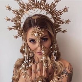 Takhle se nechala rapperka Sharlota nafotit.