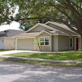 Domek z filmu Střihoruký Edward byl postaven roku 1989.