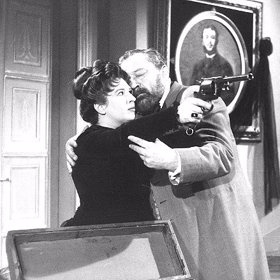 Stella Zázvorková a Jan Werich ve filmu Medvěd.