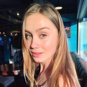 Annu byste bez make-upu nejspíš nepoznali.