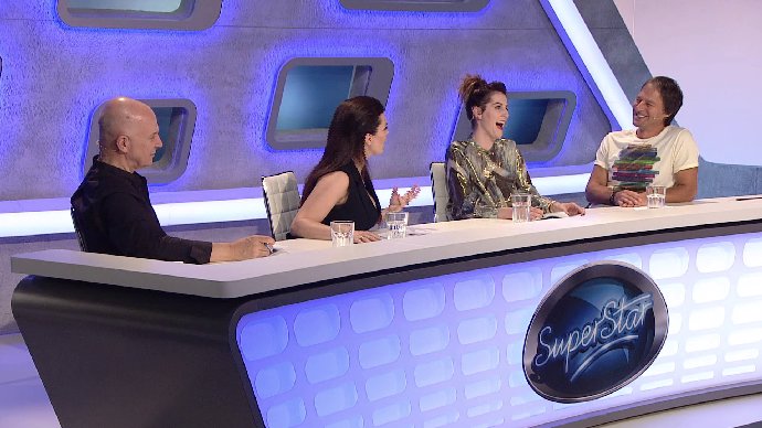 Foto k tématu SuperStar – stránka 244