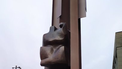 FOTO: U Národního muzea byla 17. listopadu  odhalena plastika Plamen.