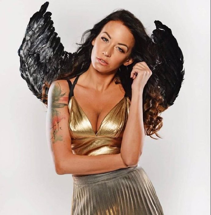 FOTO: Agáta jako anděl s ďáblem v těle. – stránka 3662