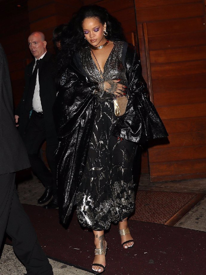 FOTO: Rihanna randí s Hassanem od počátku roku 2017. – stránka 142