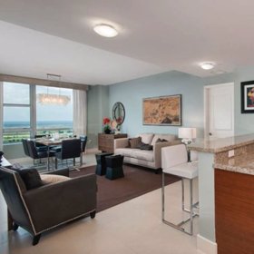 Veronika je zdatná kuchařka a tohle je kuchyň k pohledání.