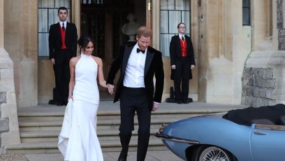 FOTO: Harry a Meghan při odjezdu na party.