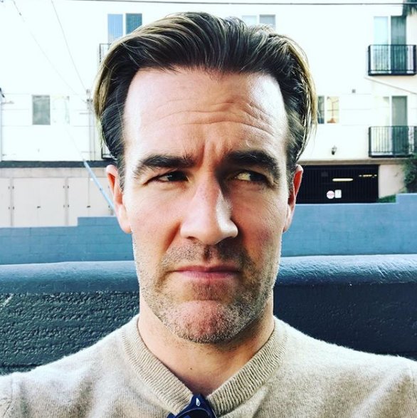James Van Der Beek se nám trošku změnil.