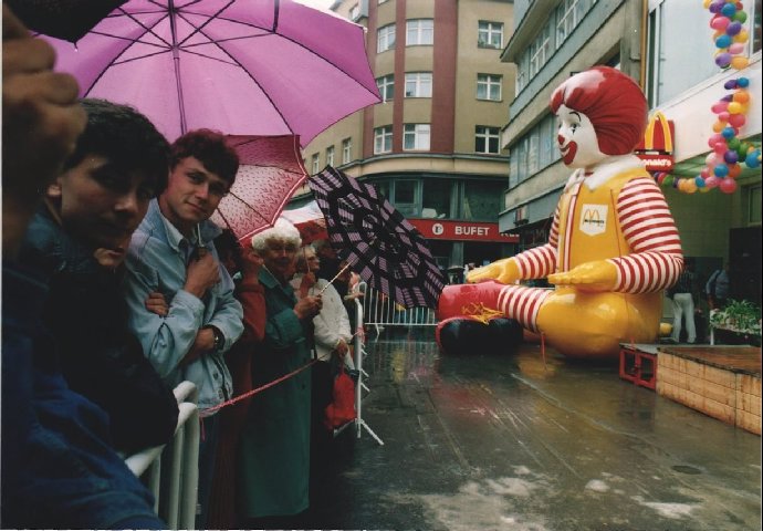 Foto k tématu McDonald's – stránka 20