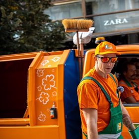 Herec Jakub Štáfek popelářem: S kolegou Standou vysypával koše Na Příkopech