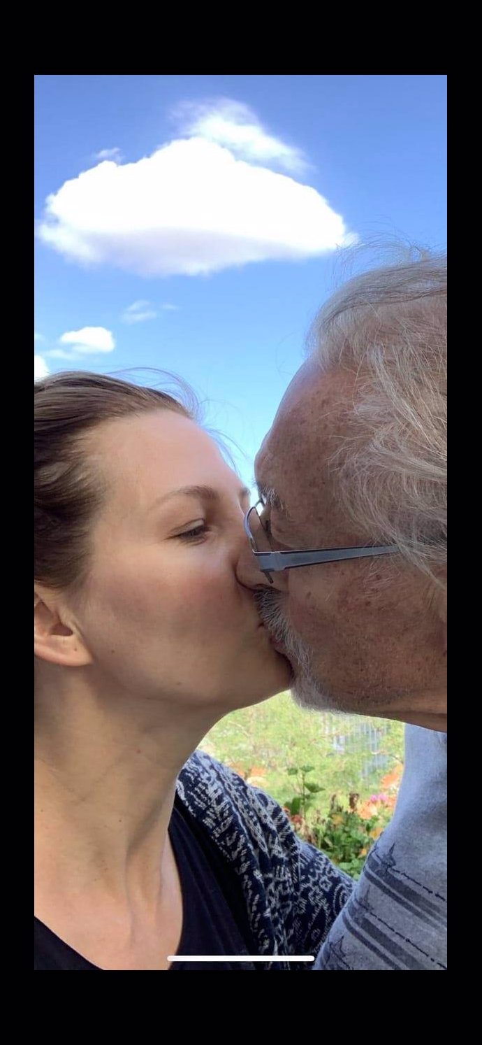 FOTO: Karel Gott trávil poslední chvíle s milovanou ženou Ivanou a rodinou. – stránka 557