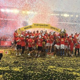 Po skončení derby se Spartou vypukly bujaré oslavy.