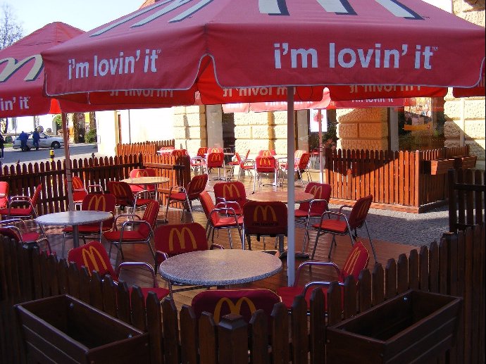 FOTO: McDonald's – stránka 33