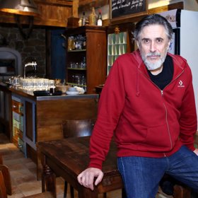 V seriálu hraje Predrag Bjelac albánského podnikatele.