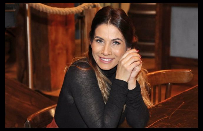 FOTO: Eva hraje cukrářku Zuzanu. – stránka 433